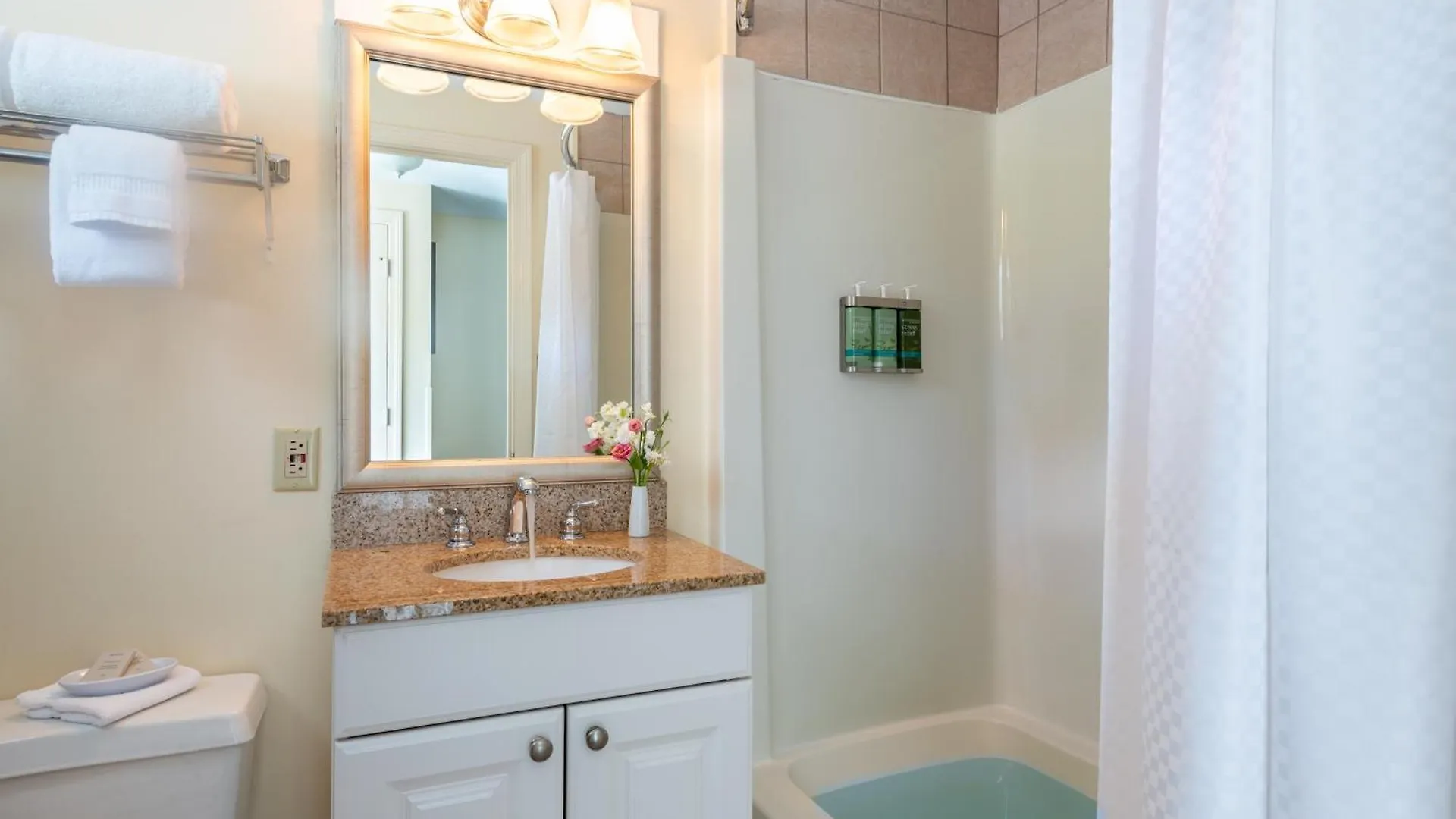 Atlantic Oceanside & Conference Center 3*