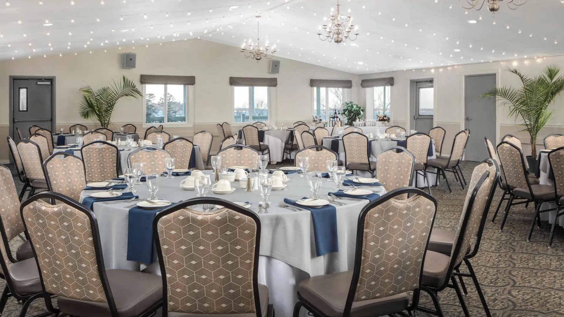 מלון Atlantic Oceanside & Conference Center בר הרבור