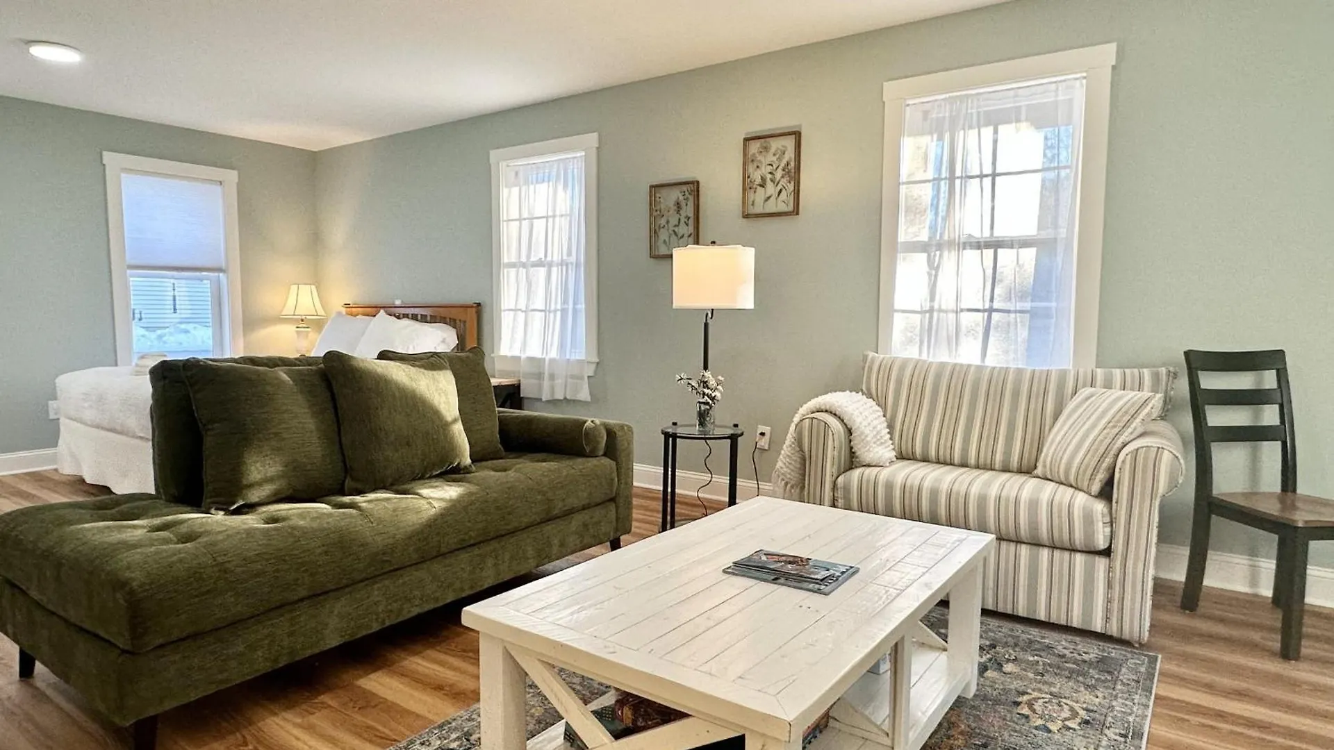 Holiday home 2 Bedroom In Town Hill 