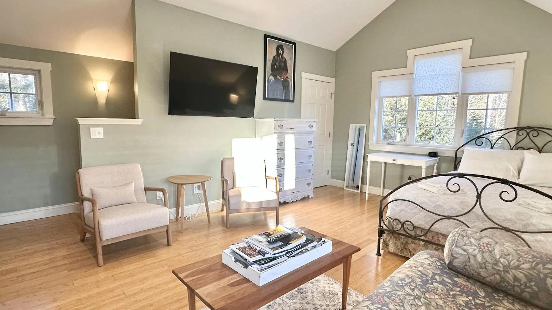 2 Bedroom In Town Hill 