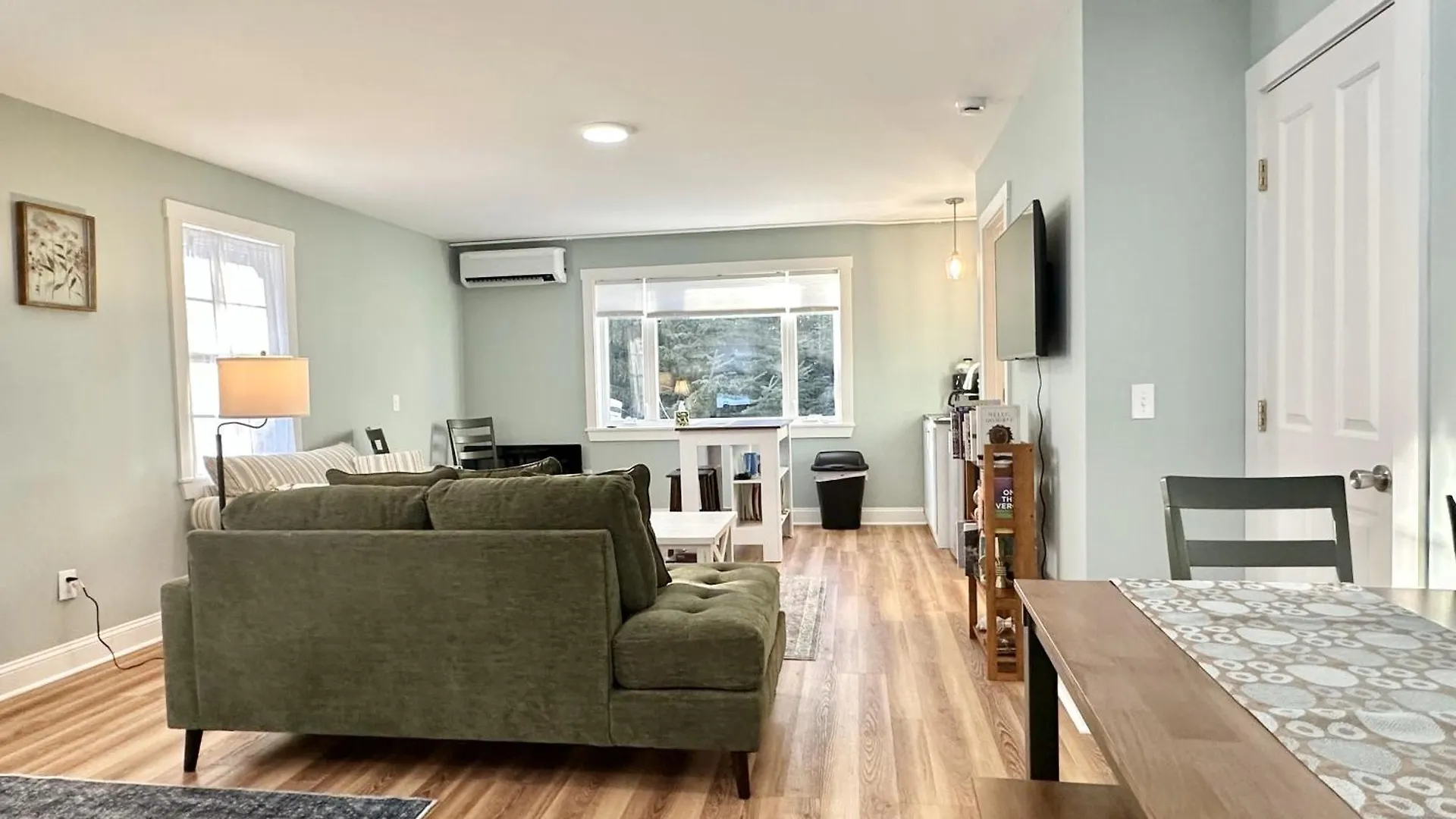 2 Bedroom In Town Hill 