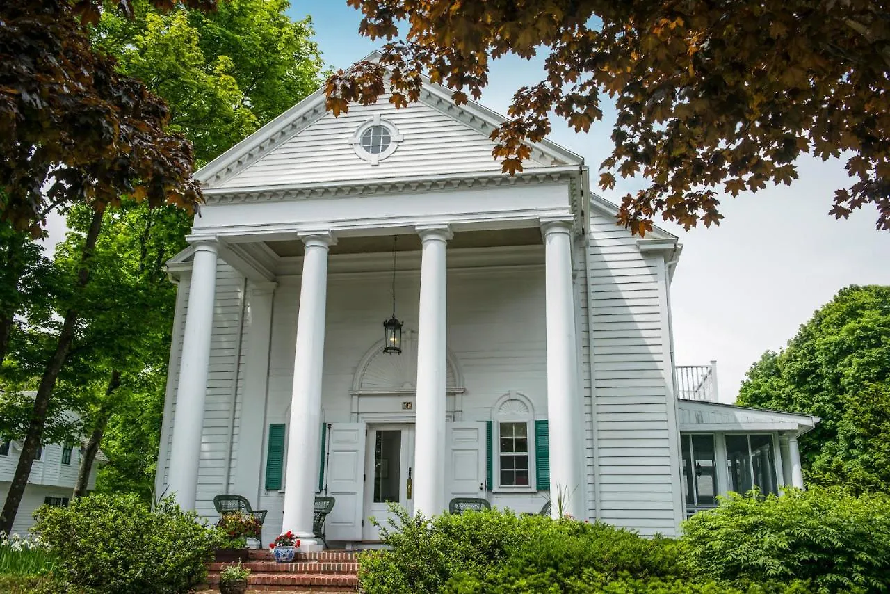 Anne's White Columns 3* Bar Harbor