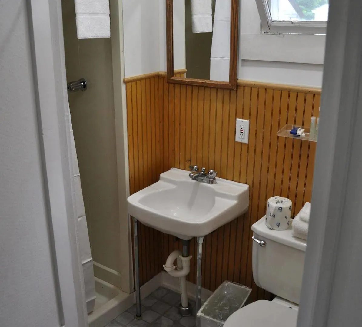 Gallagher's Travels Bar Harbor & Hotel Salsbury Cove