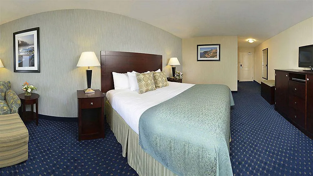 מלון Atlantic Oceanside & Conference Center 3*
